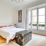 Appartement Lumineux Et Moderne Arc De Triomphe By Weekome