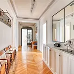 Appartement Lumineux Et Moderne Arc De Triomphe By Weekome