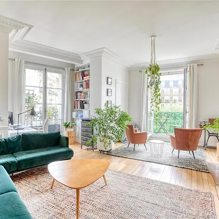 Lumineux Et Moderne Arc De Triomphe By Weekome Apartment Paris